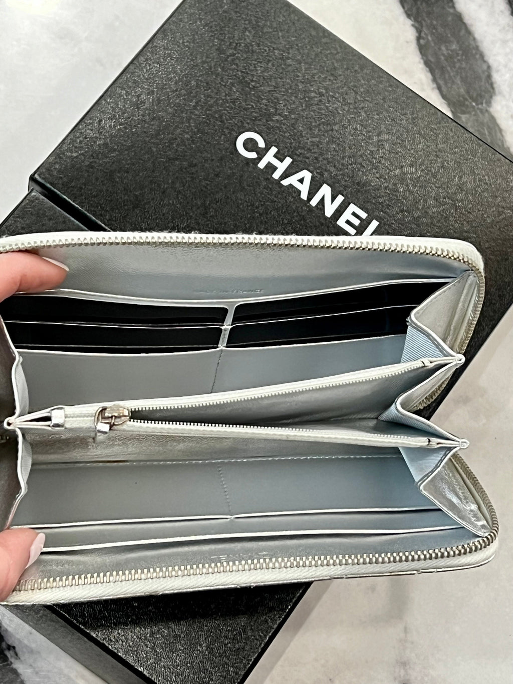 CHL -  QUILTED LAMBSKIN ZIP AROUND WALLET