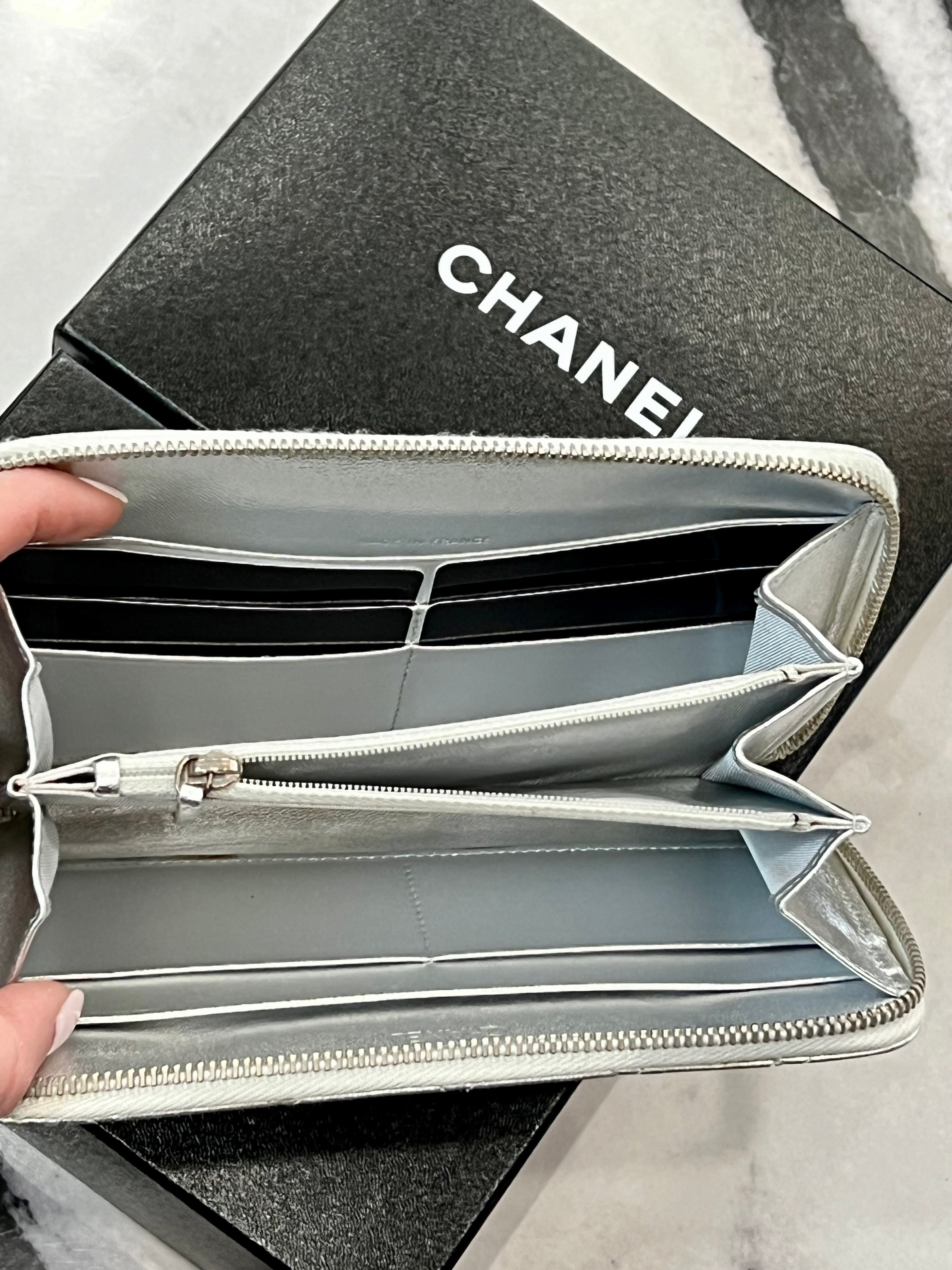 CHL -  QUILTED LAMBSKIN ZIP AROUND WALLET