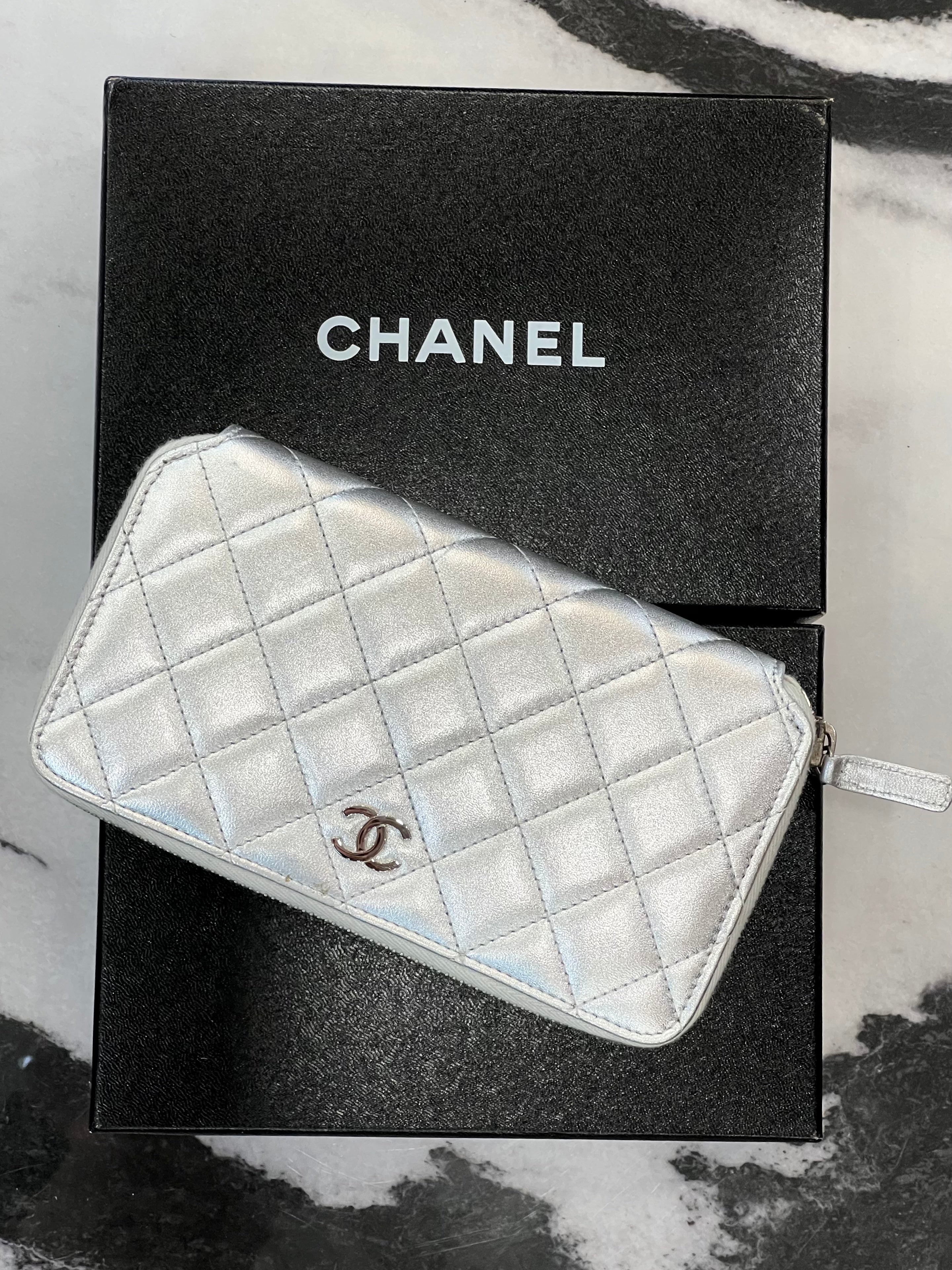 CHL -  QUILTED LAMBSKIN ZIP AROUND WALLET