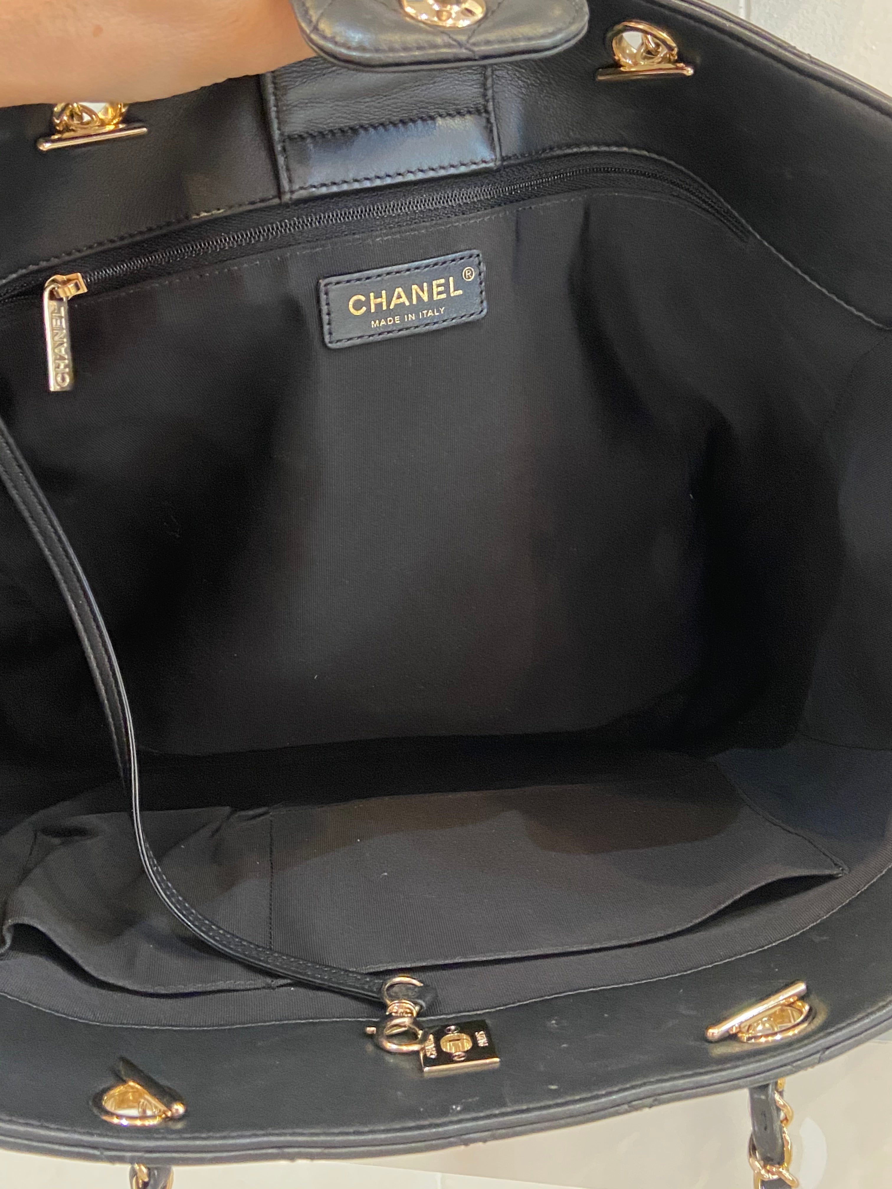 CHL -  QUILTED CALFSKIN TIMELESS TOTE BAG