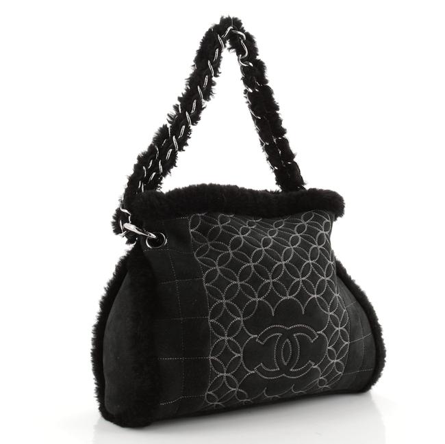 CHL -  SQUARE STITCH QUILTED SHEARLING TOTE BAG