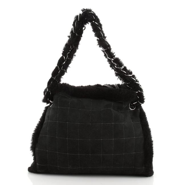 CHL -  SQUARE STITCH QUILTED SHEARLING TOTE BAG