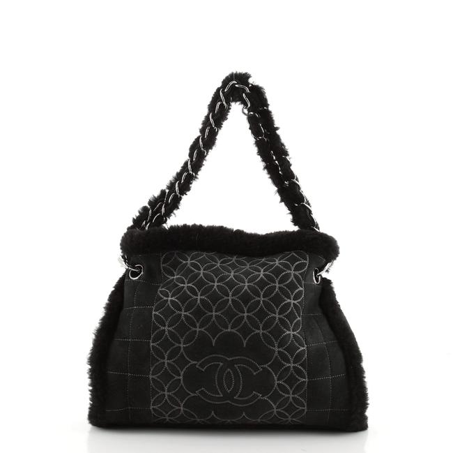 CHL -  SQUARE STITCH QUILTED SHEARLING TOTE BAG