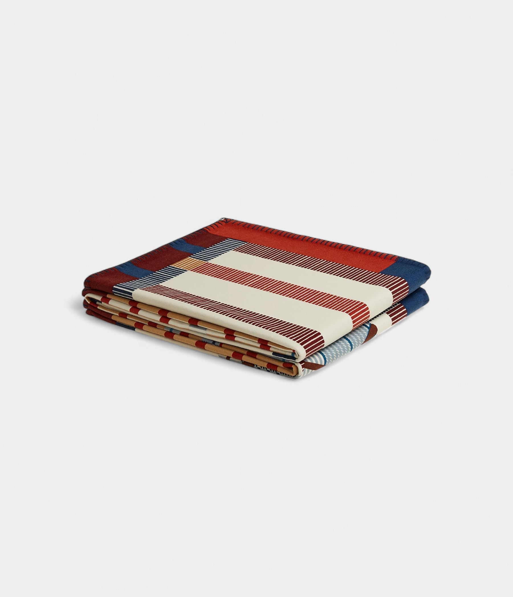 Cheval au Box Blanket A Harmonious Blend of Equestrian Heritage and Artistic Design