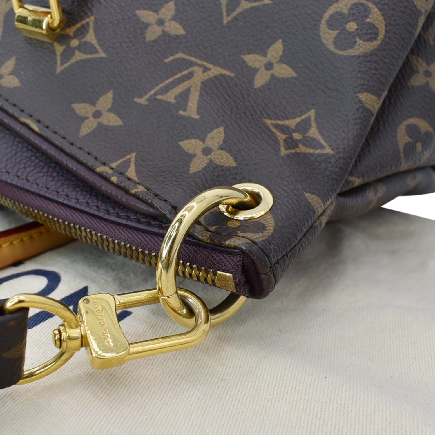 LO-LV bags 8820