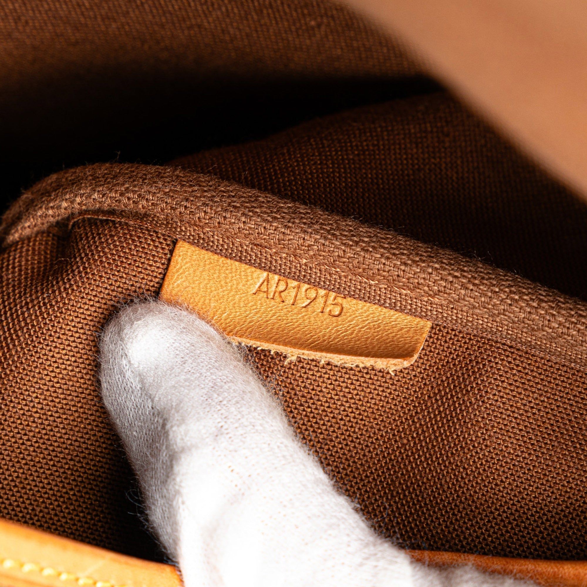 LO-LV bags 4241