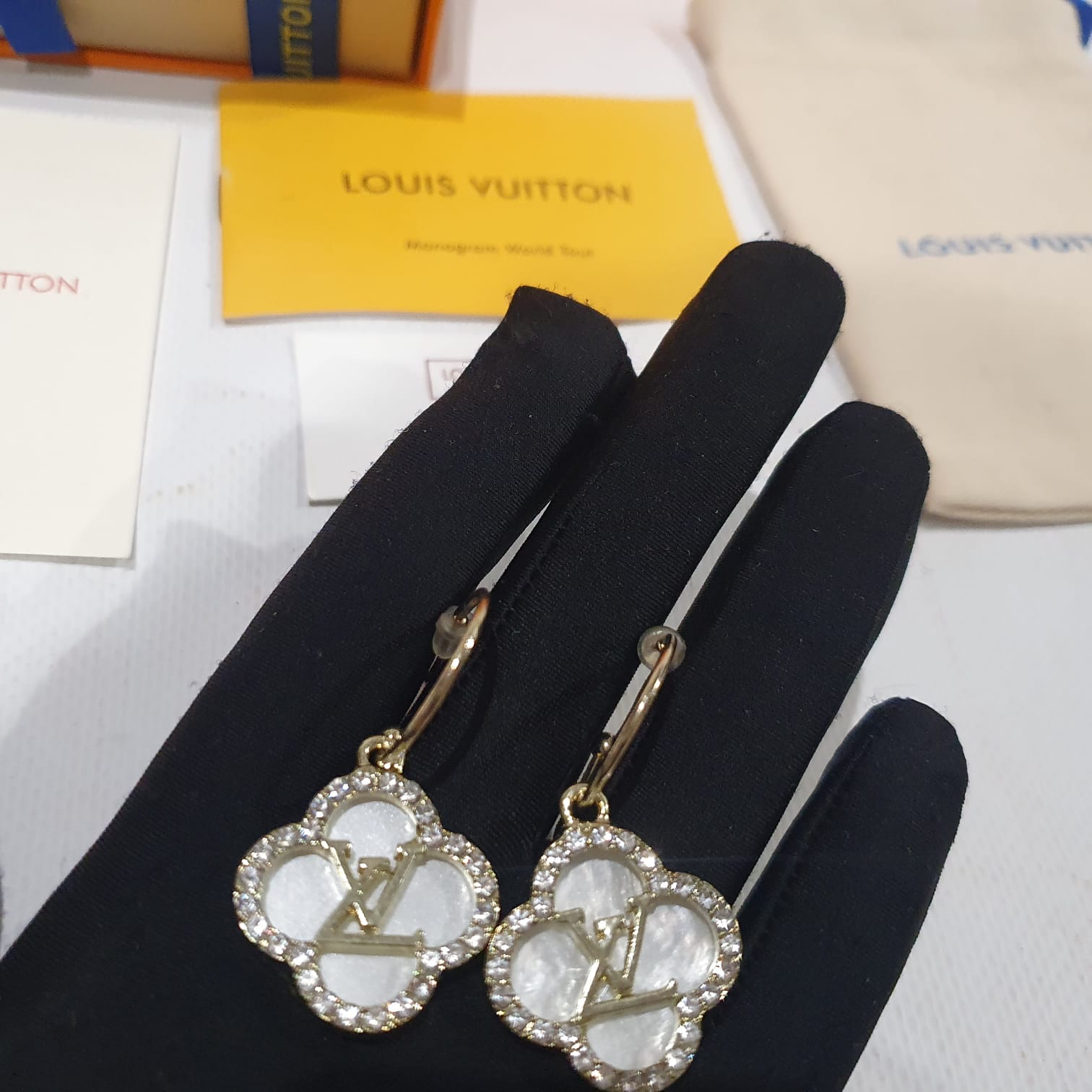 LO-LV bags 2180