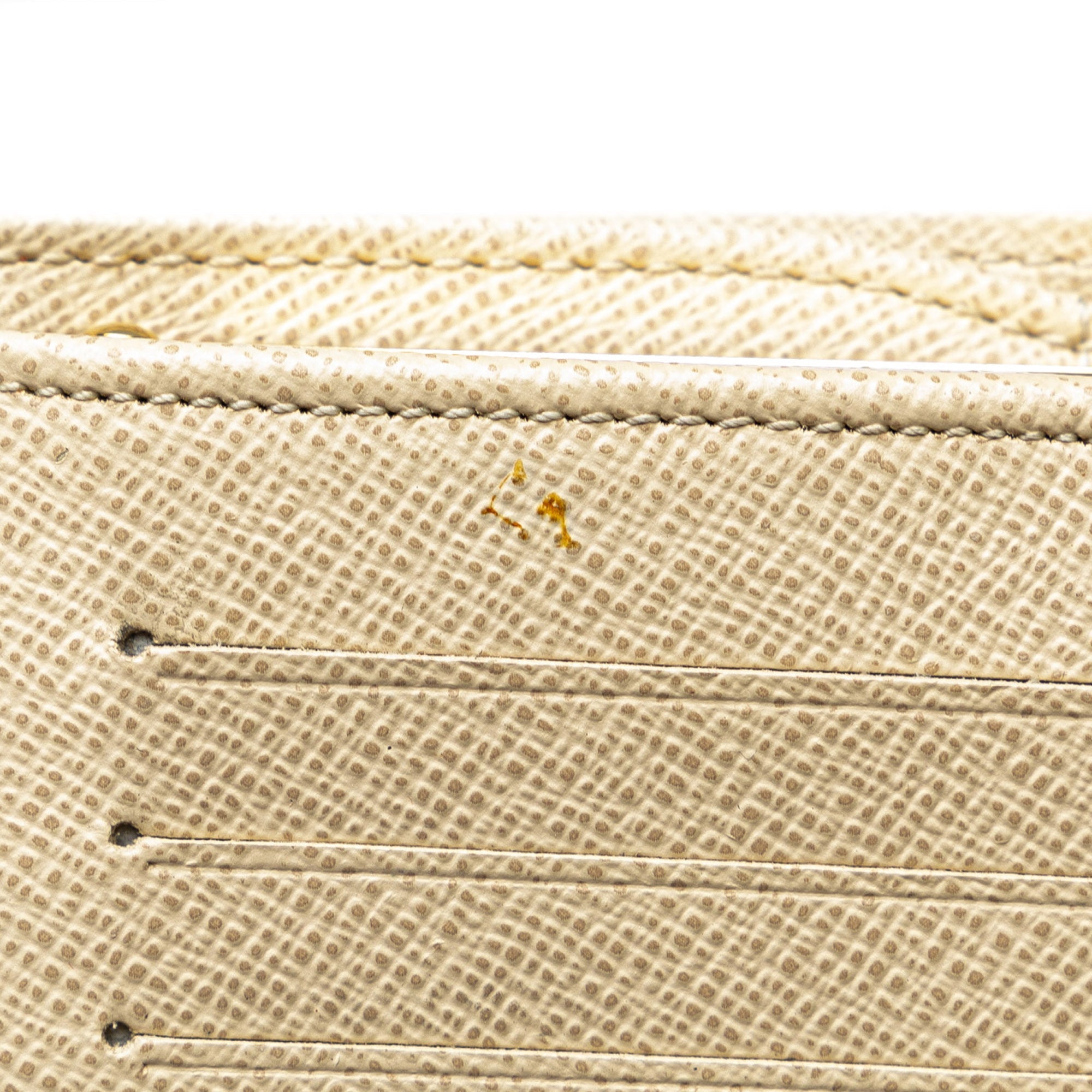 LO-LV bags 4936