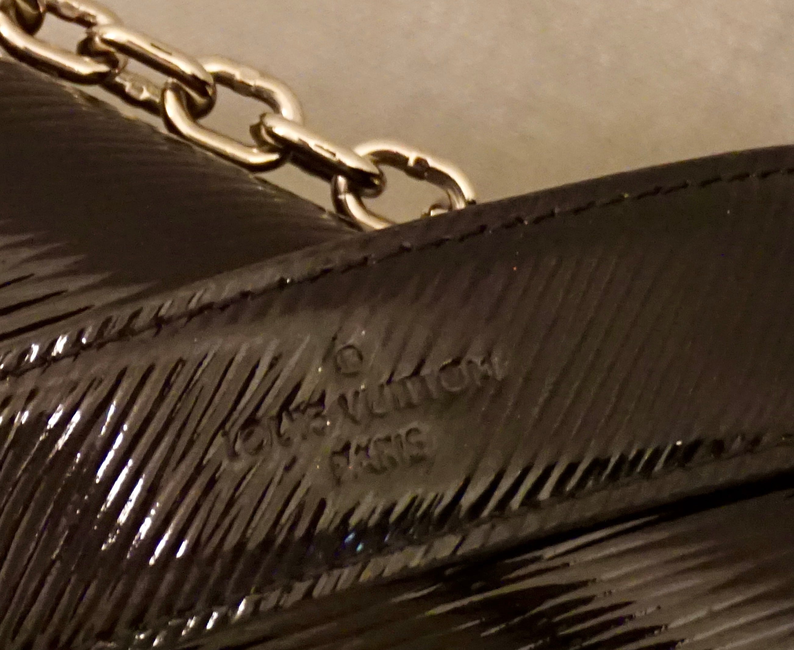 LO-LV bags 2563