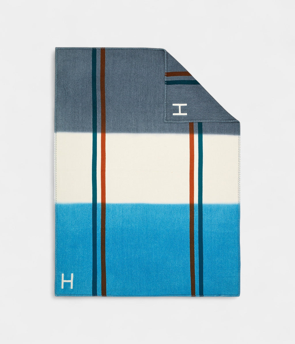 Dye Sangle Blanket A Masterpiece of Artisanal Craftsmanship