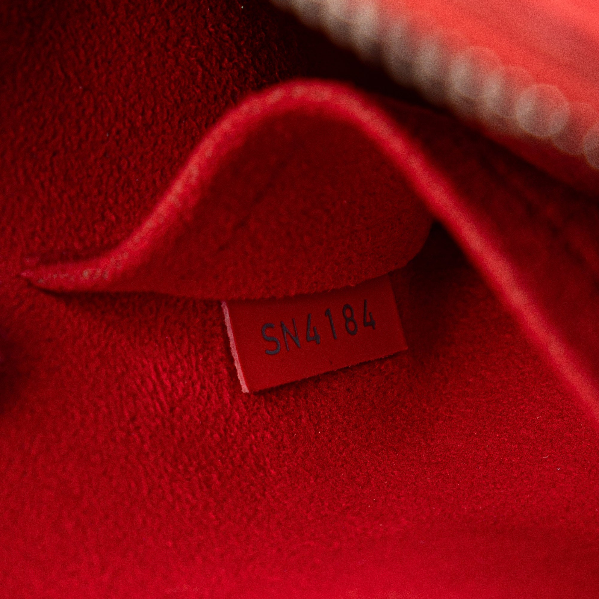 LO-LV bags 4616