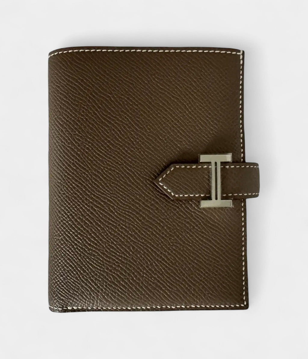HMBéarn Leather Wallet Distinctive Color Iconic Craftsmanship