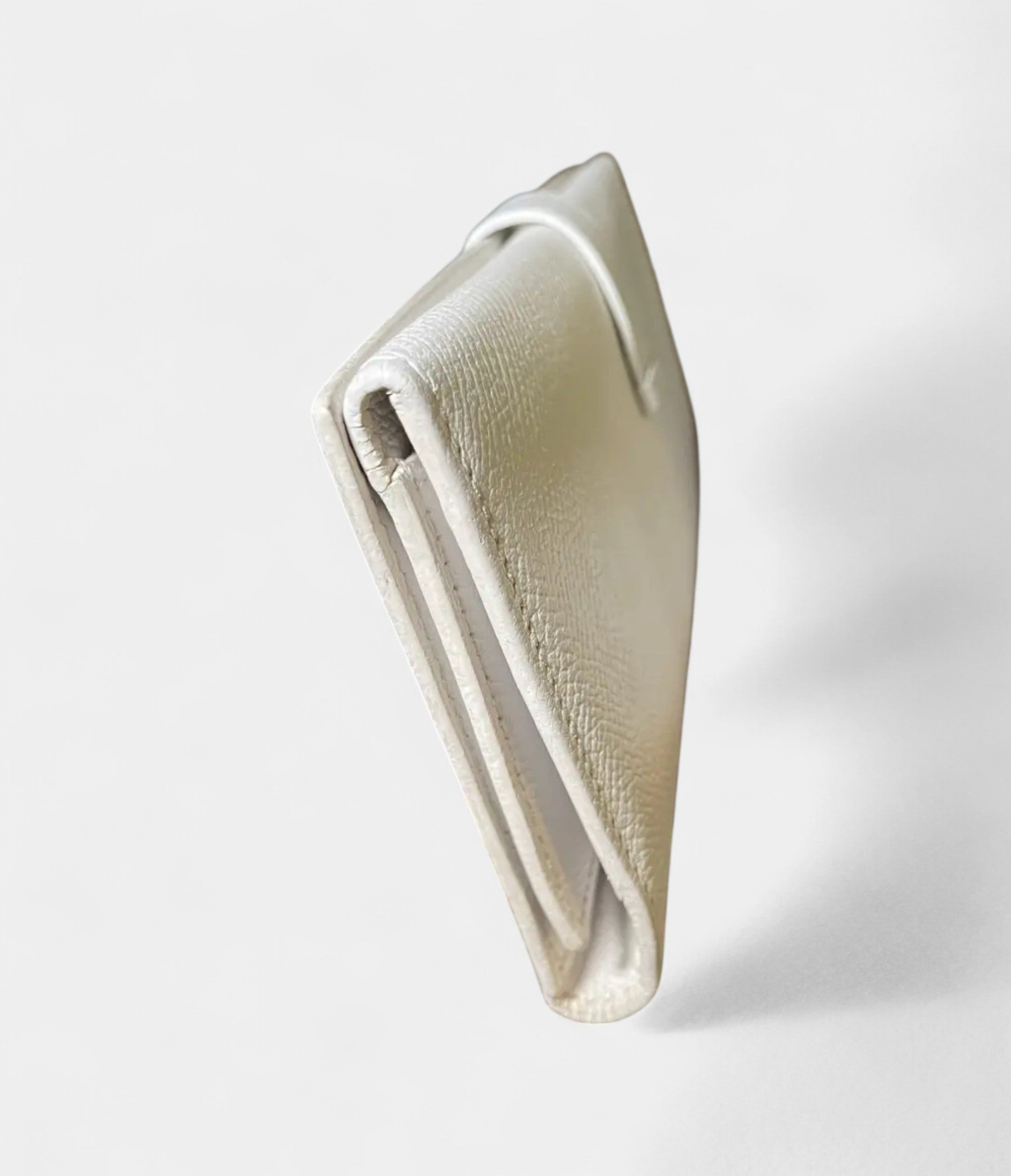 HMBéarn Leather Wallet In White Timeless Statement Of Elegance