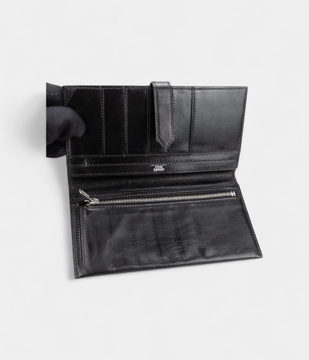 HMBéarn Leather Wallet in Black Iconic Elegance