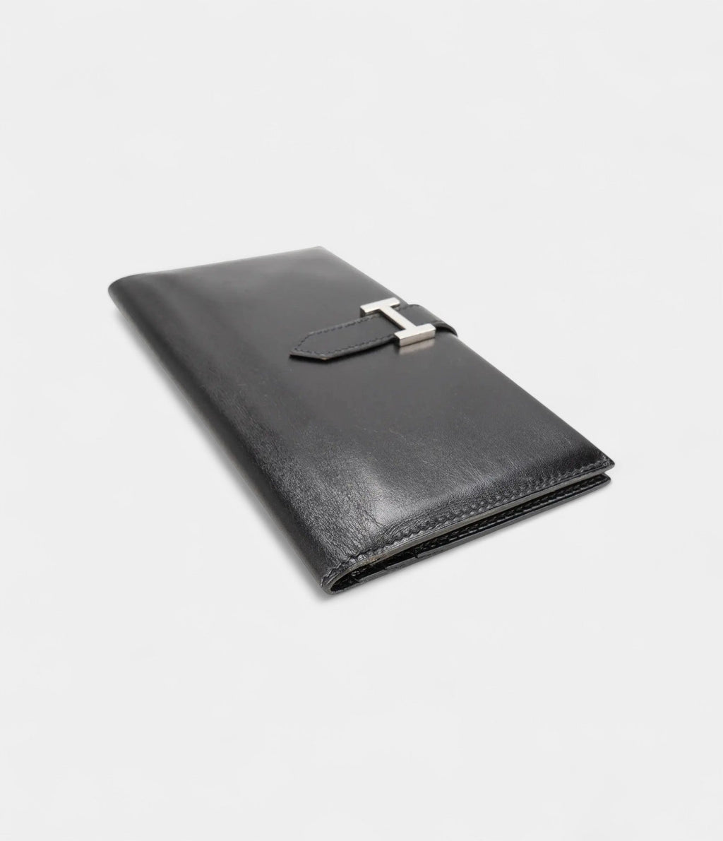 HMBéarn Leather Wallet in Black Iconic Elegance