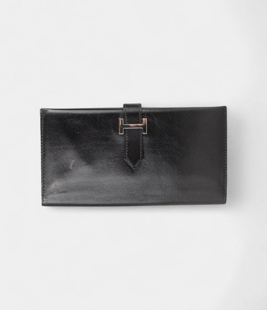 HMBéarn Leather Wallet in Black Iconic Elegance