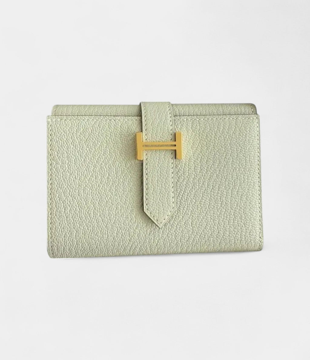HMBéarn Leather Wallet in Grey Subtle Sophistication with Iconic Design