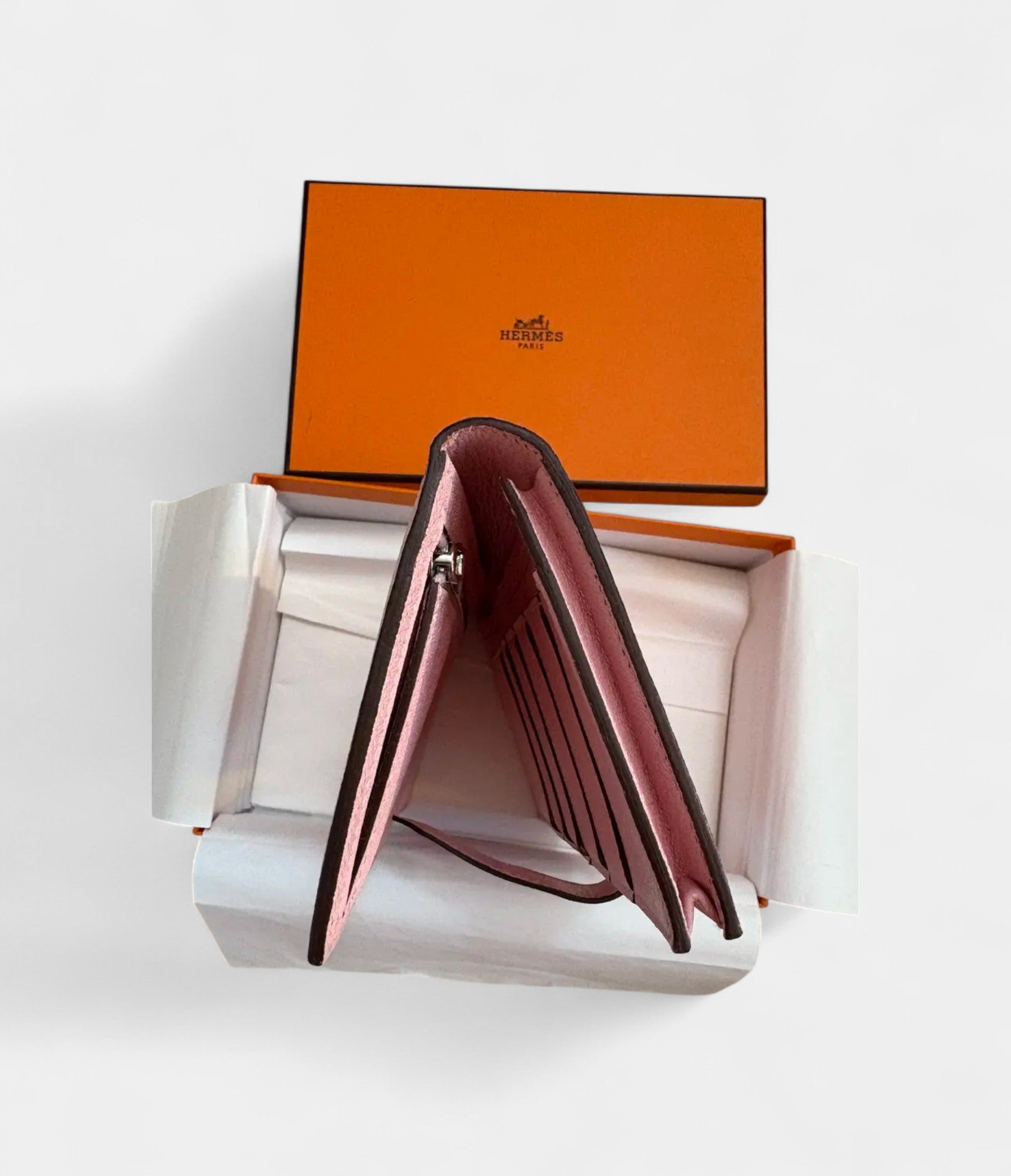 HMBéarn Leather Wallet in Pink Feminine Grace with Iconic Elegance