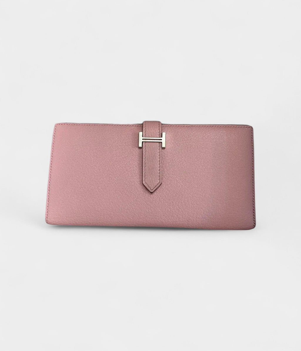 HMBéarn Leather Wallet in Pink Feminine Grace with Iconic Elegance