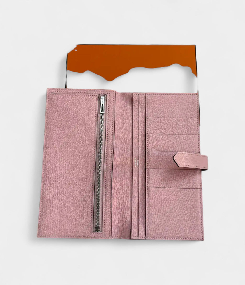 HMBéarn Leather Wallet in Pink Feminine Grace with Iconic Elegance