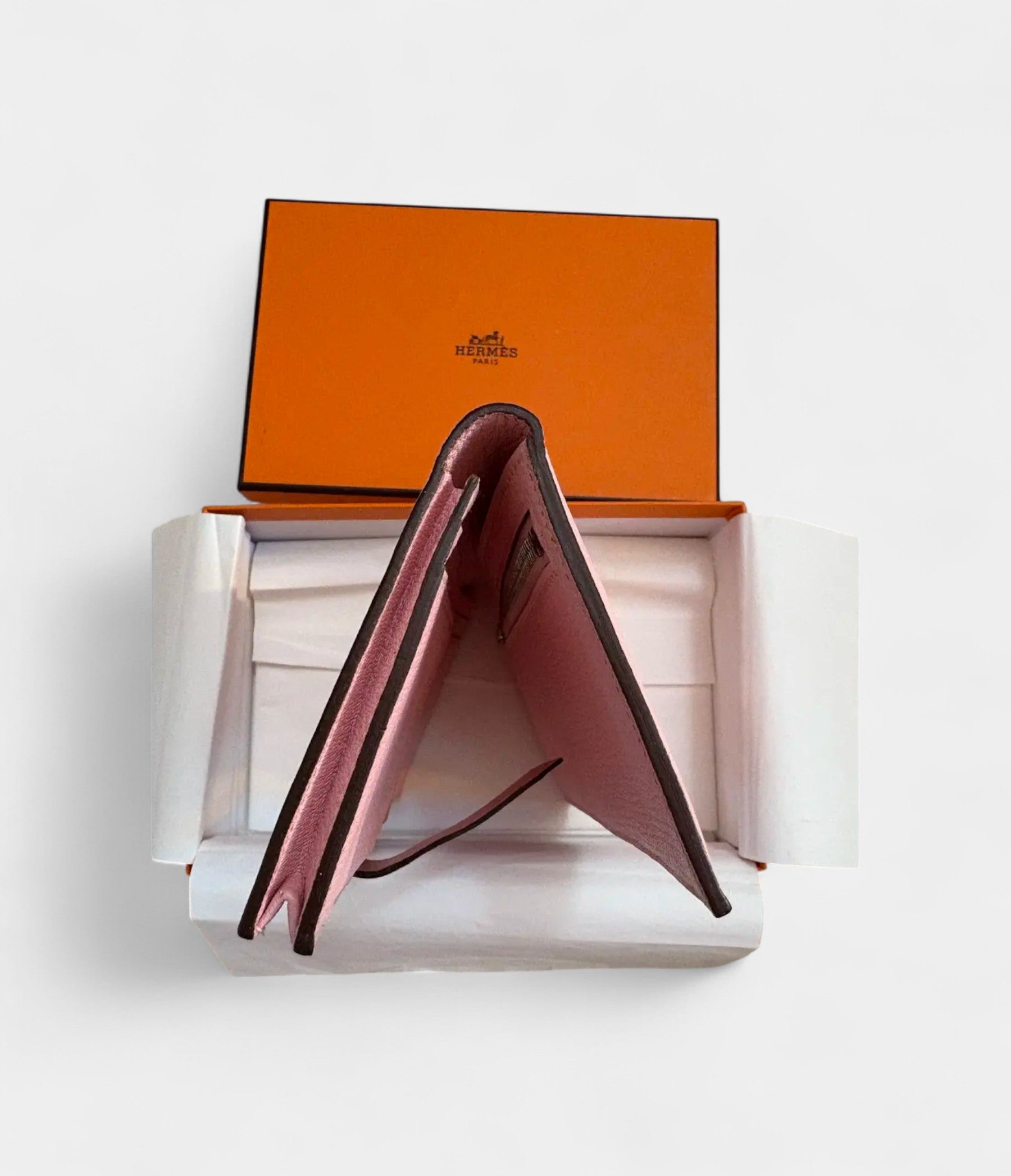 HMBéarn Leather Wallet in Pink Feminine Grace with Iconic Elegance