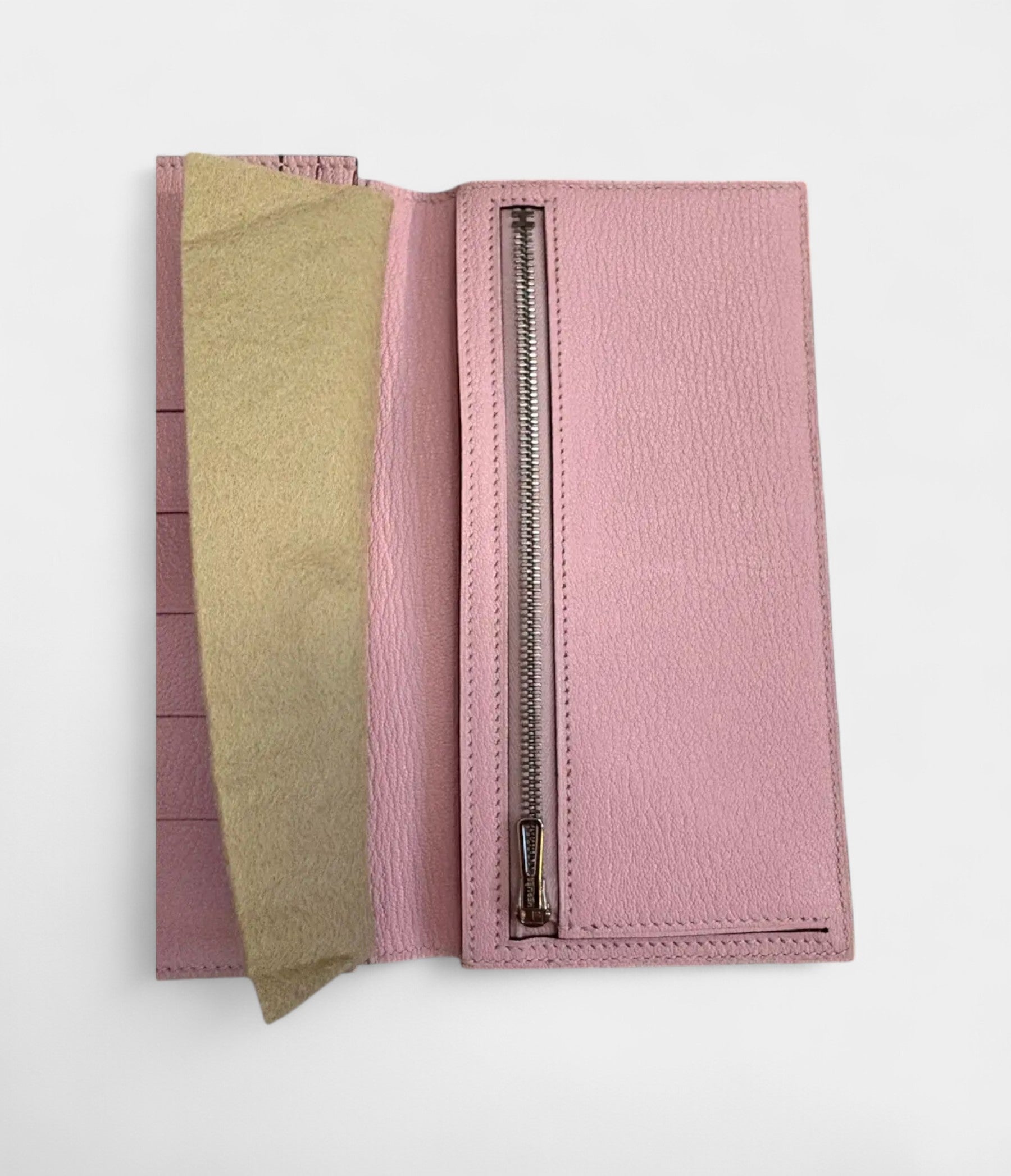 HMBéarn Leather Wallet in Pink Feminine Grace with Iconic Elegance