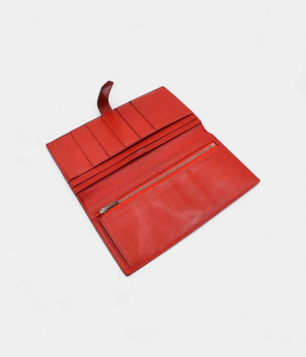 HMBéarn Leather Wallet in Red Bold Elegance Classic Silhouette