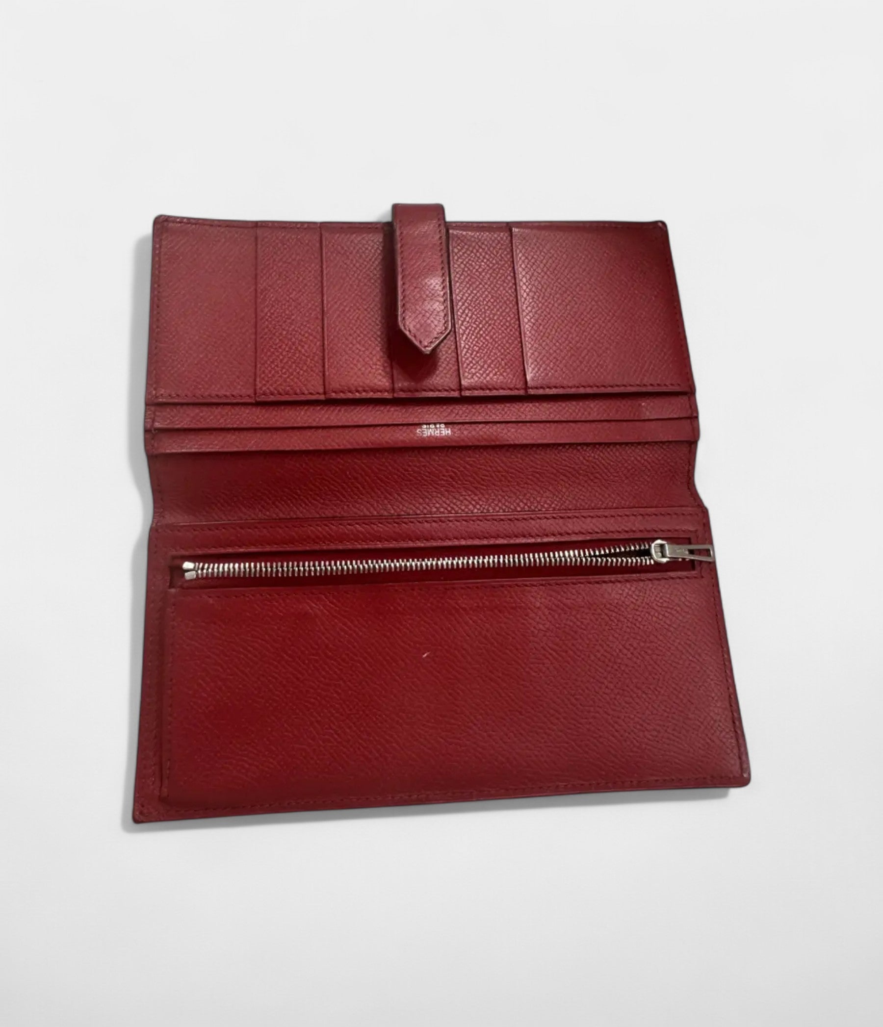HMBéarn Leather Wallet in Red Bold Sophistication Classic Form