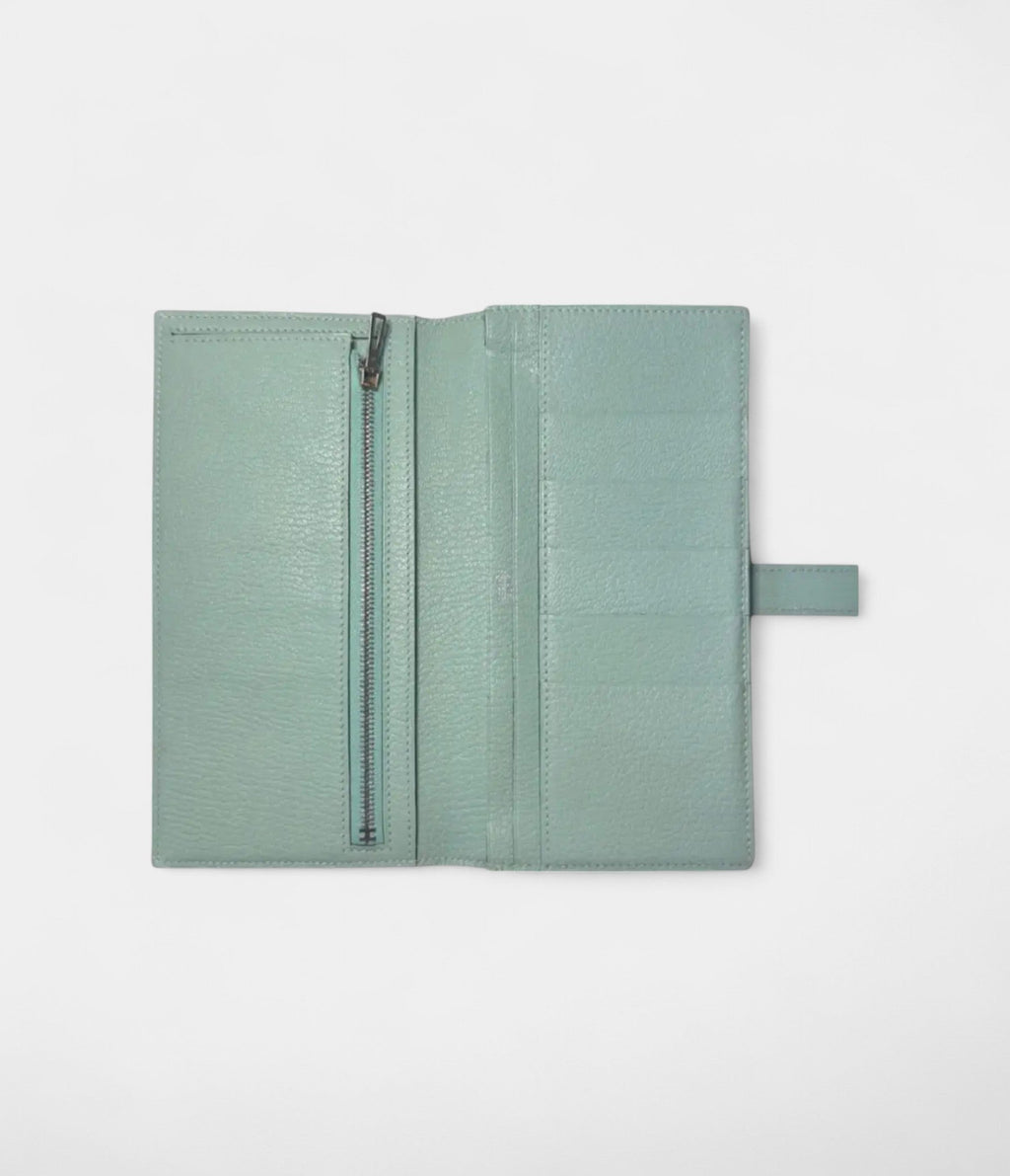 HMBéarn Leather Wallet in Turquoise Fresh Elegance Signature Design