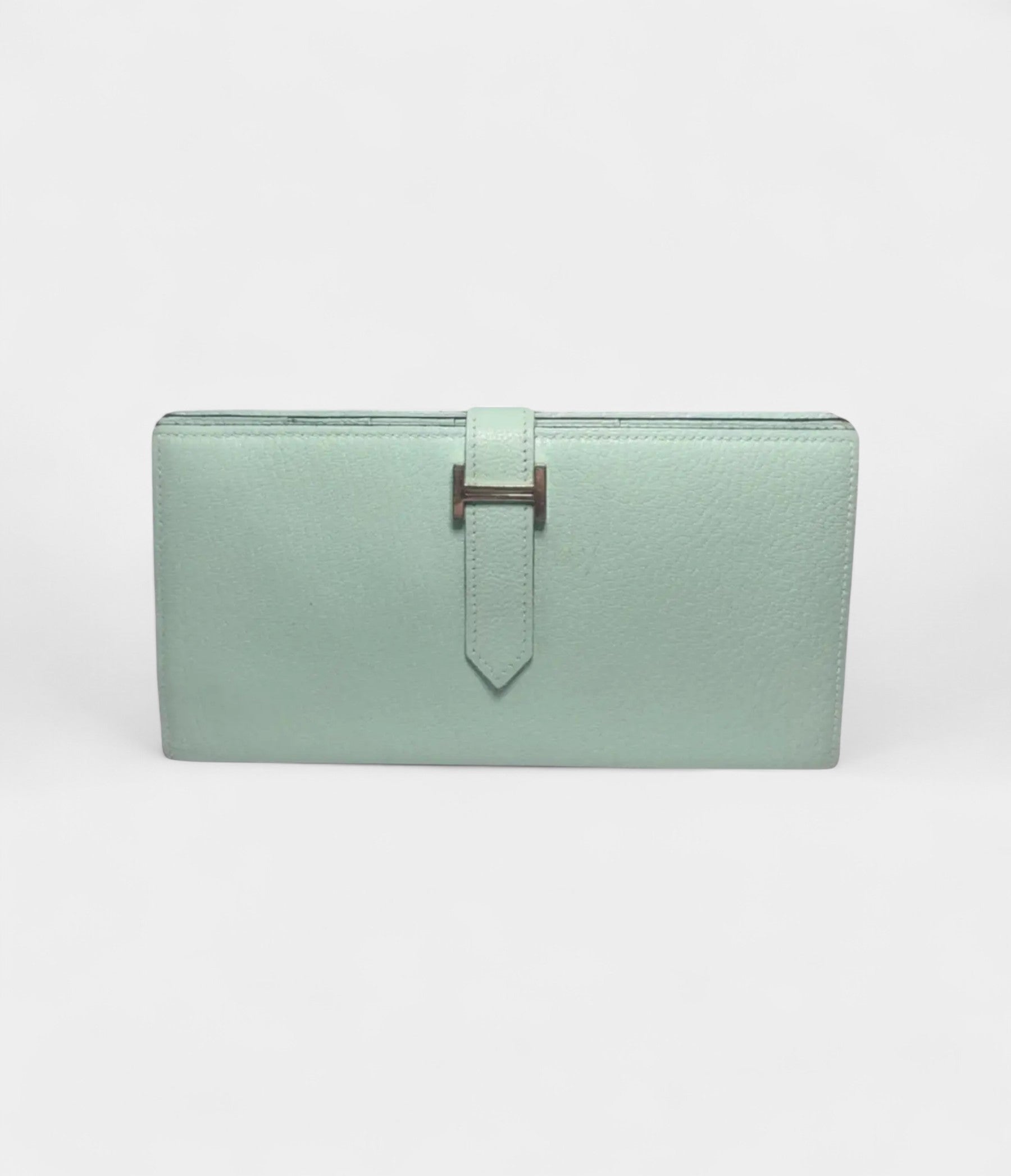 HMBéarn Leather Wallet in Turquoise Fresh Elegance Signature Design