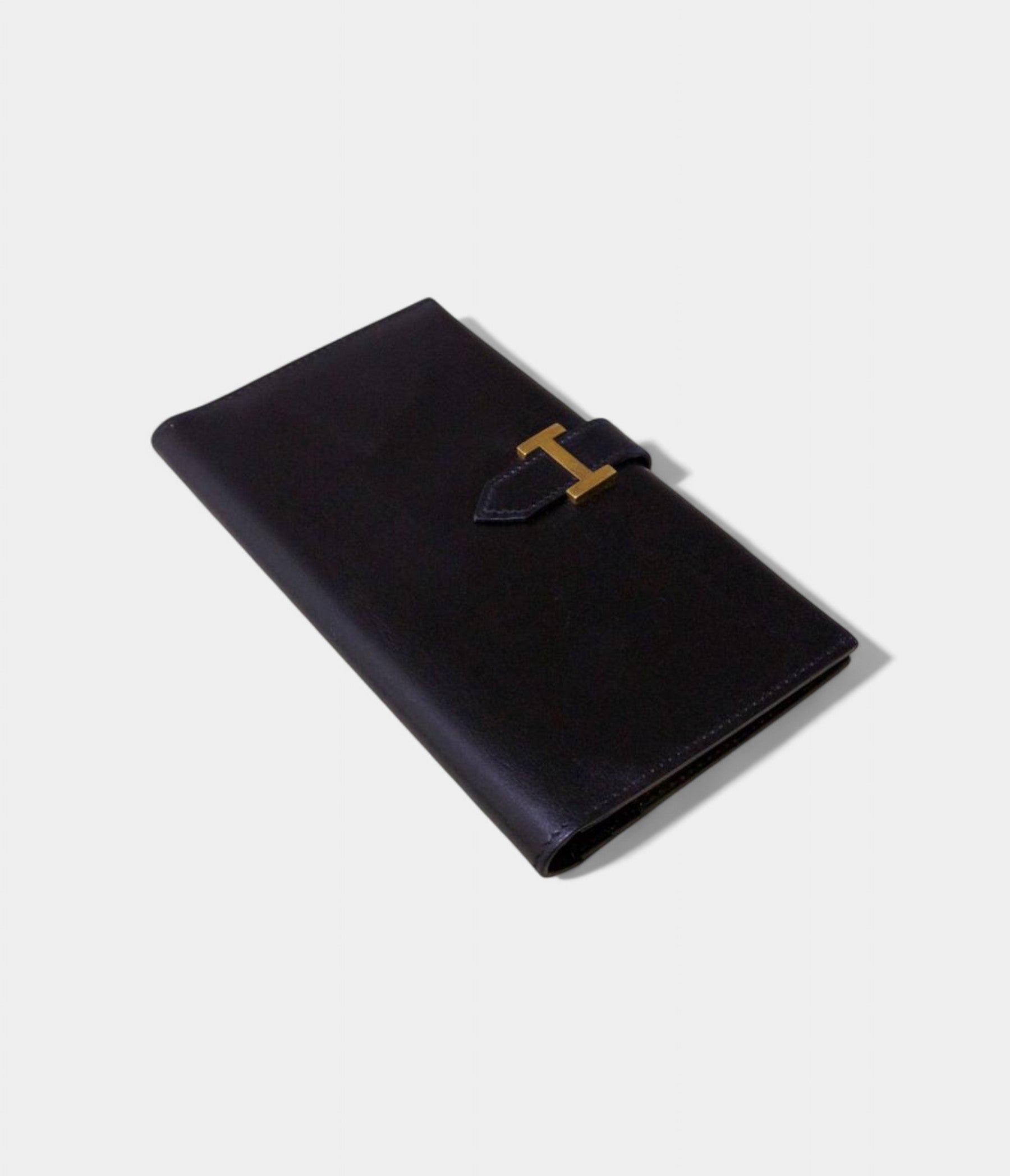 HMBéarn Linen and Leather Wallet in Black Textured Elegance with a Modern Edge