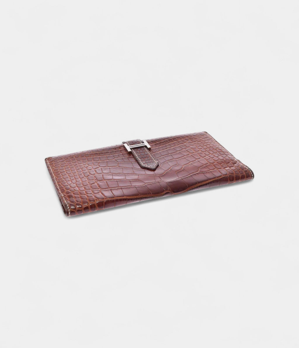 HMBéarn Wallet in Brown Timeless Elegance Distinctive Finish