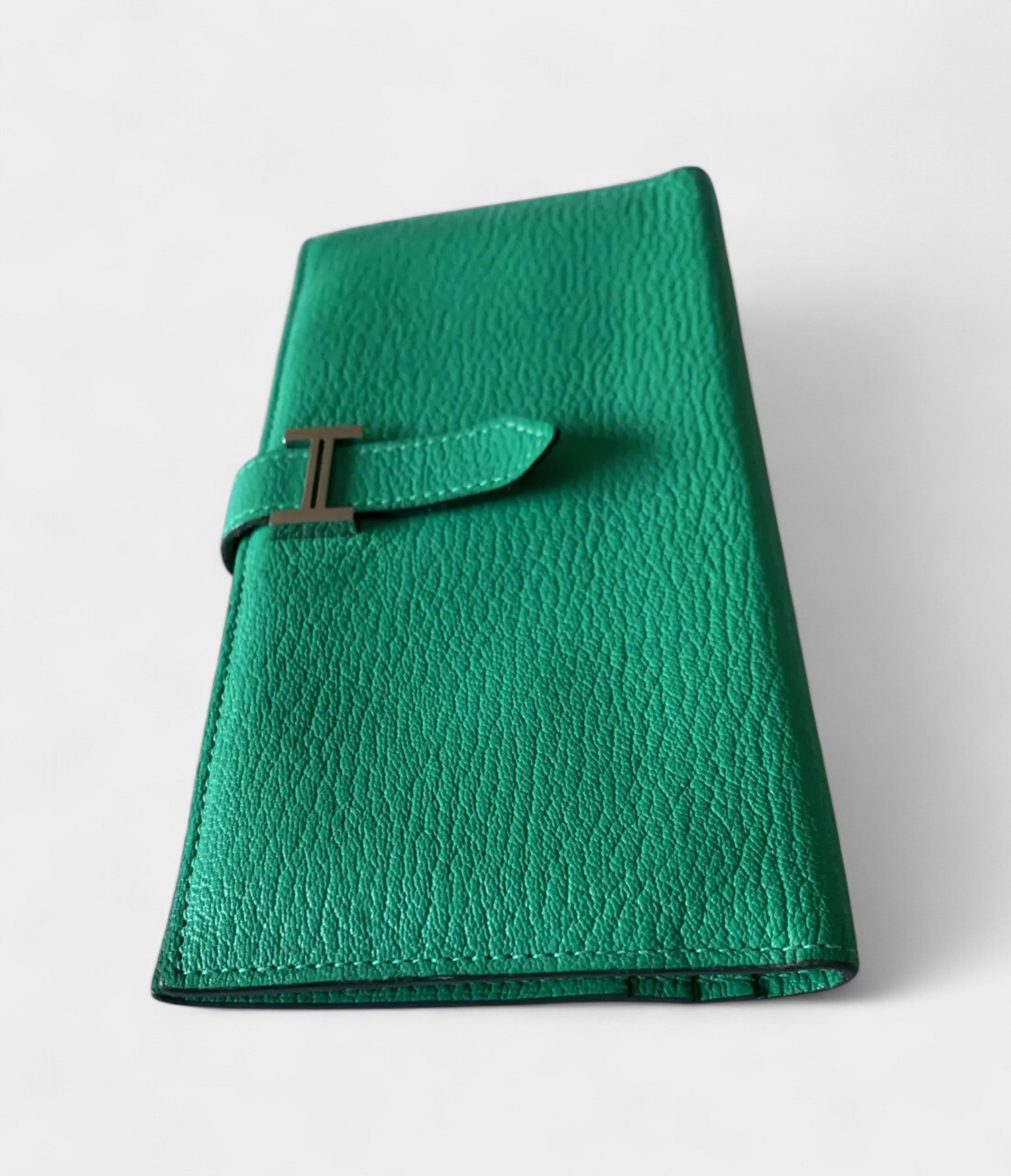 HMBéarn Wallet in Green Leather Timeless Elegance