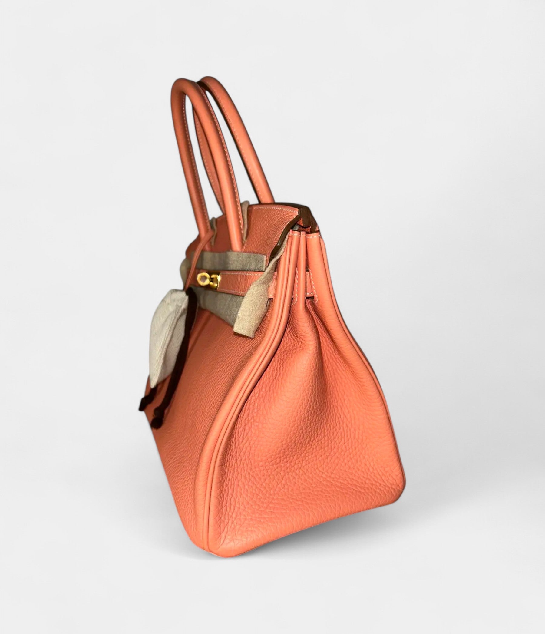 HM BK 30 A Masterpiece of Timeless Elegance