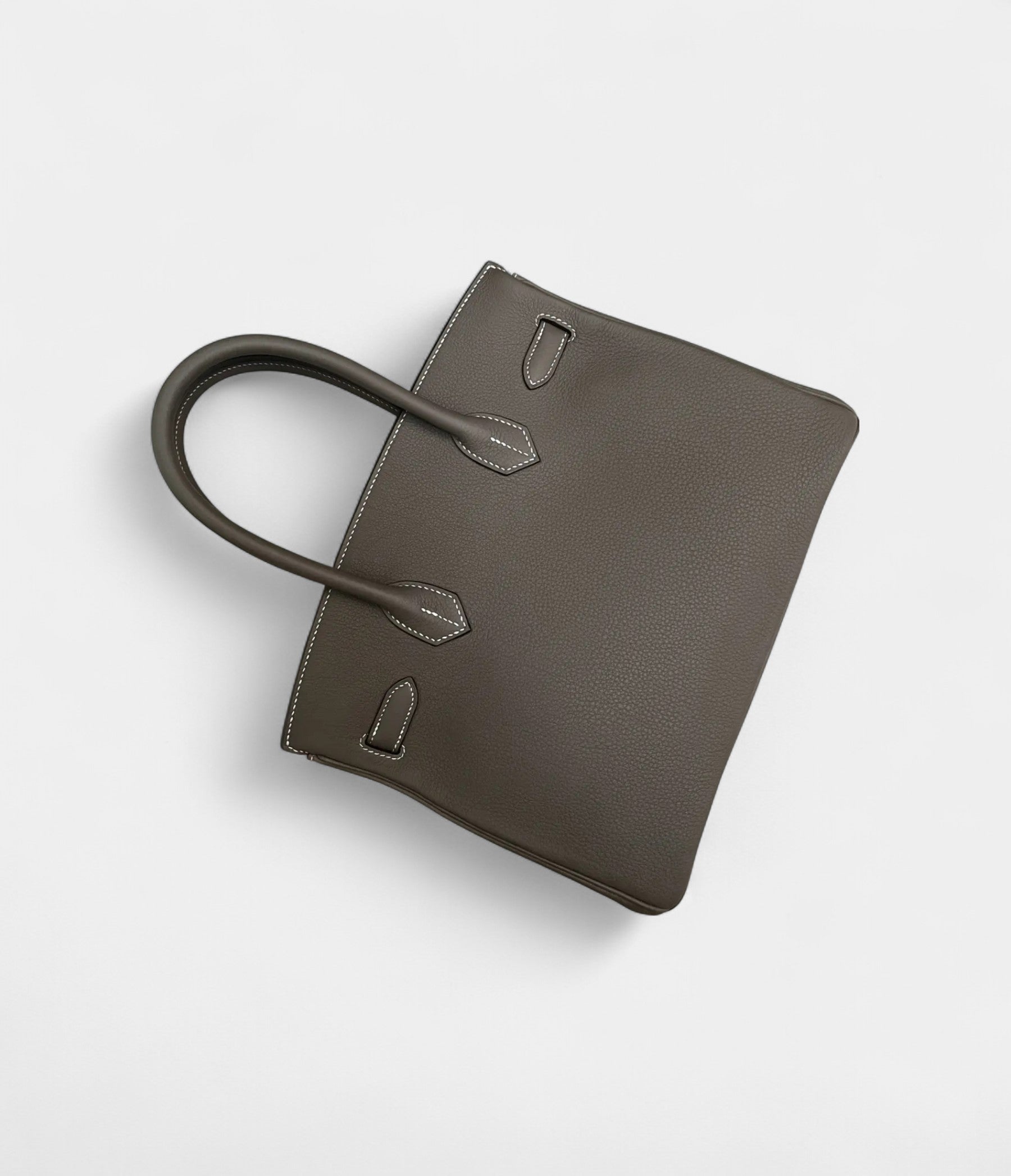 HM BK 30 Grey Leather Handbag A Timeless Classic of Luxury