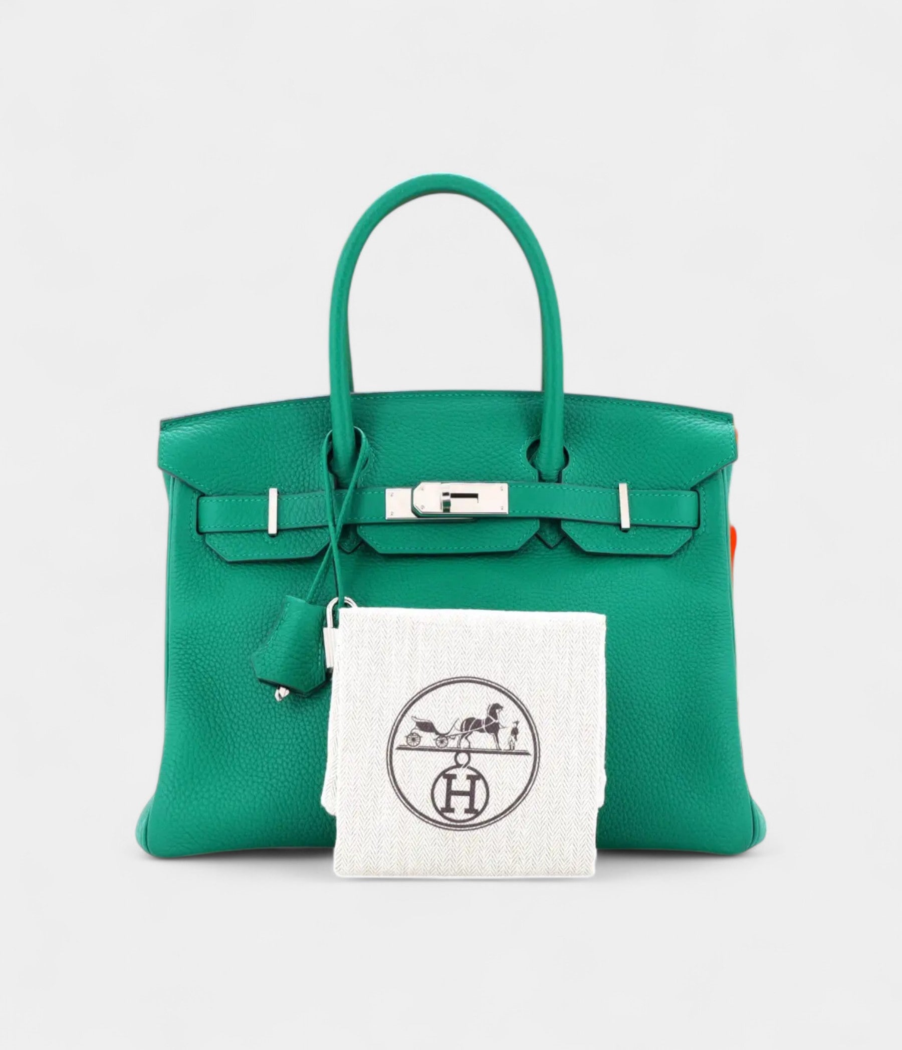 HM BK 30 Leather Handbag Timeless Elegance in Every Stitch