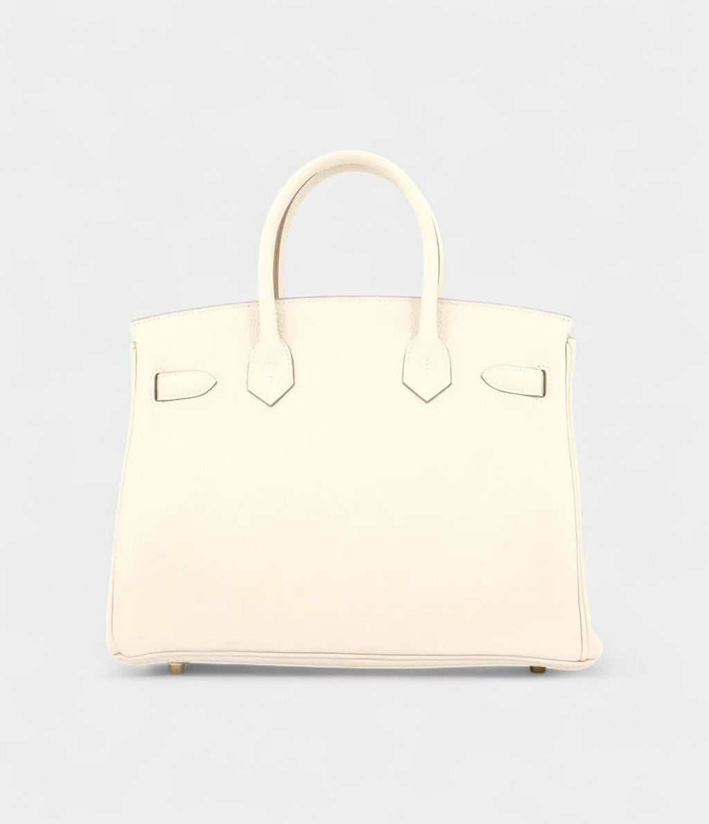 HM BK 30 in Leather – The Pinnacle of Elegance
