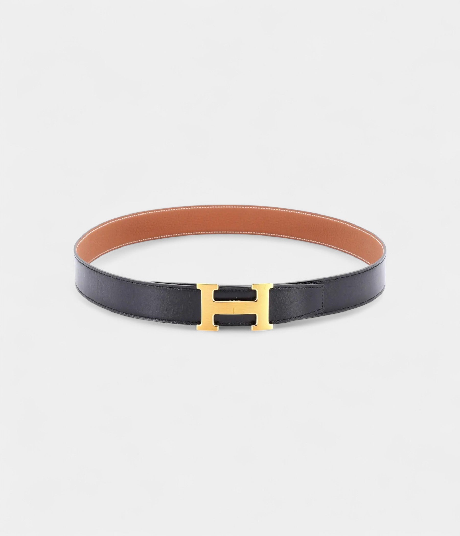 HMBlack Leather Belt Timeless Sophistication in Every Detail