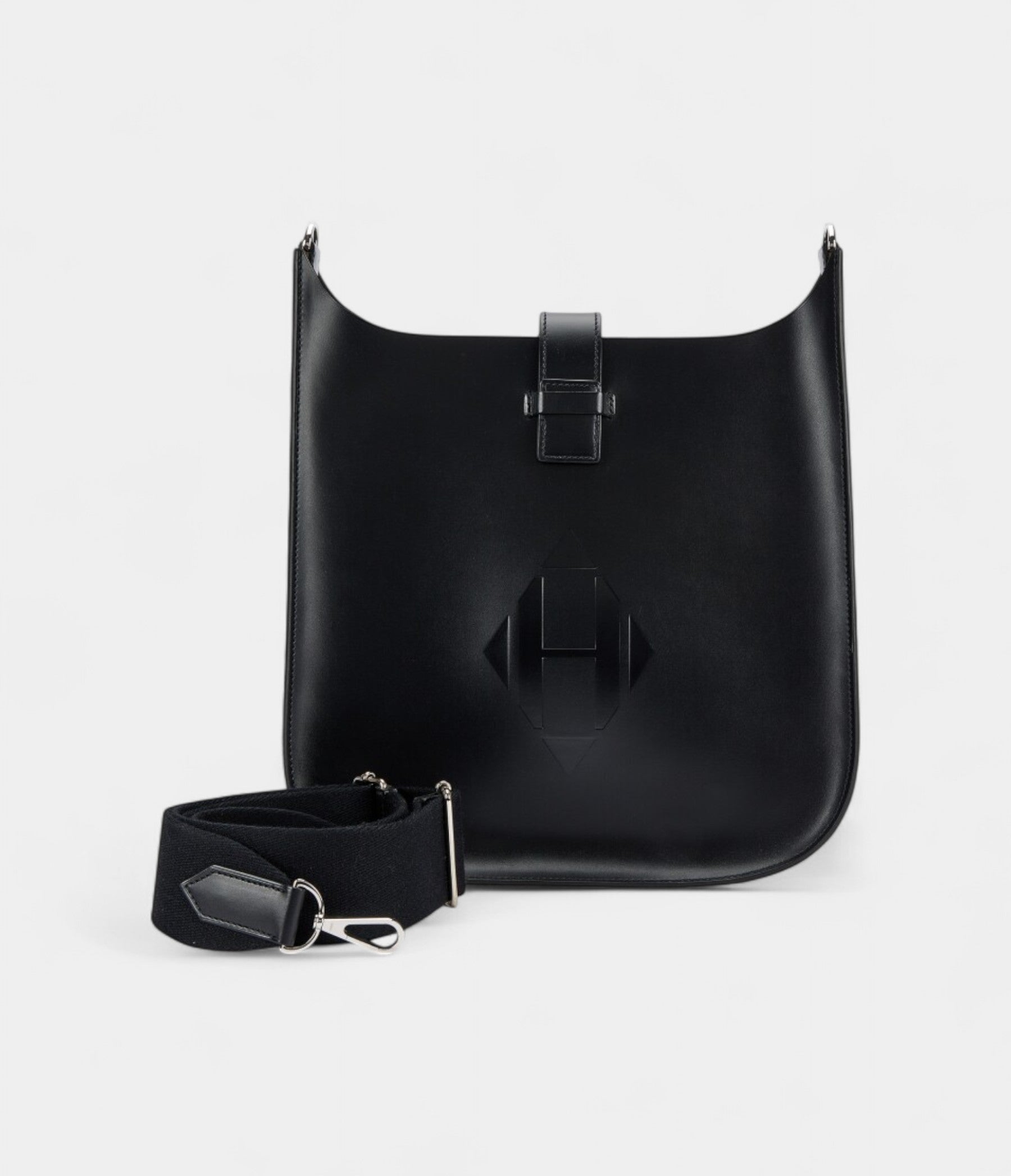 HMBlack Vache Hunter Evelyne III 29 Palladium Hardware