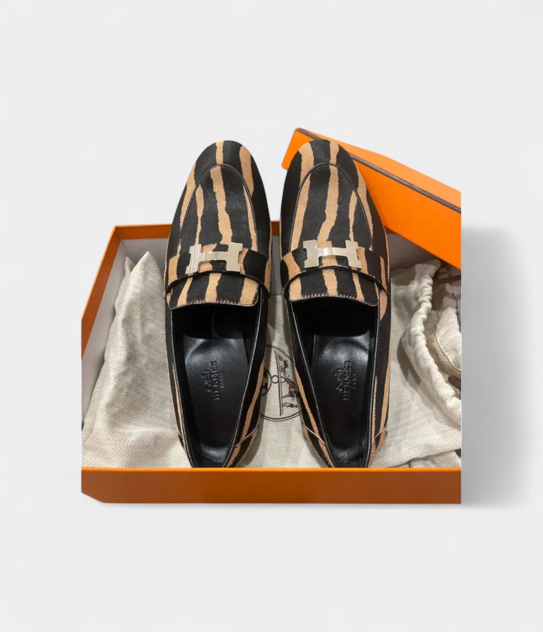 HMCarlotta Leather Mules & Clogs – Effortless Elegance