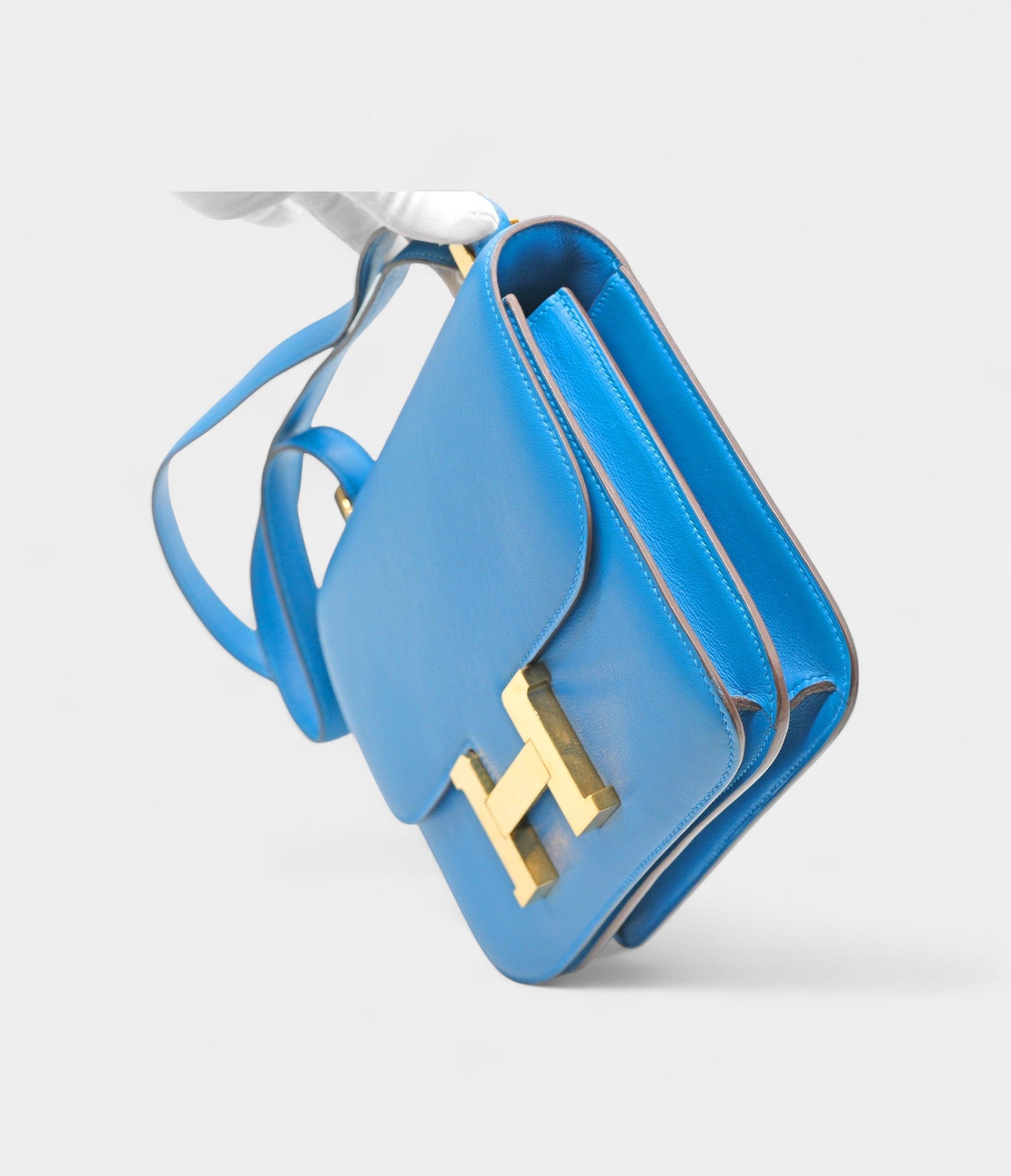 HMConstance 24 Blue Zanzibar Evercolor Leather Bag