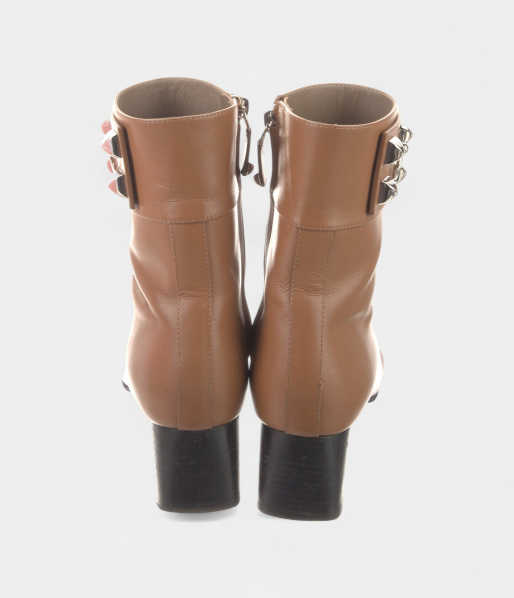 HMDecouverte Boots Effortless Luxury Timeless Appeal