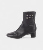 HMDecouverte Boots Understated Refinement Effortless Versatility