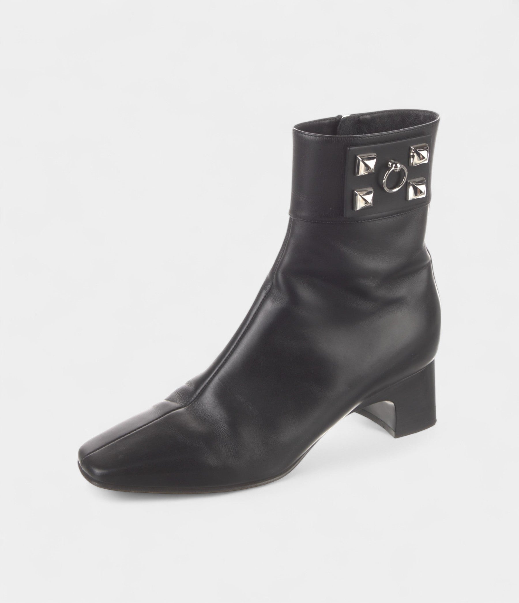 HMDecouverte Boots Understated Refinement Effortless Versatility