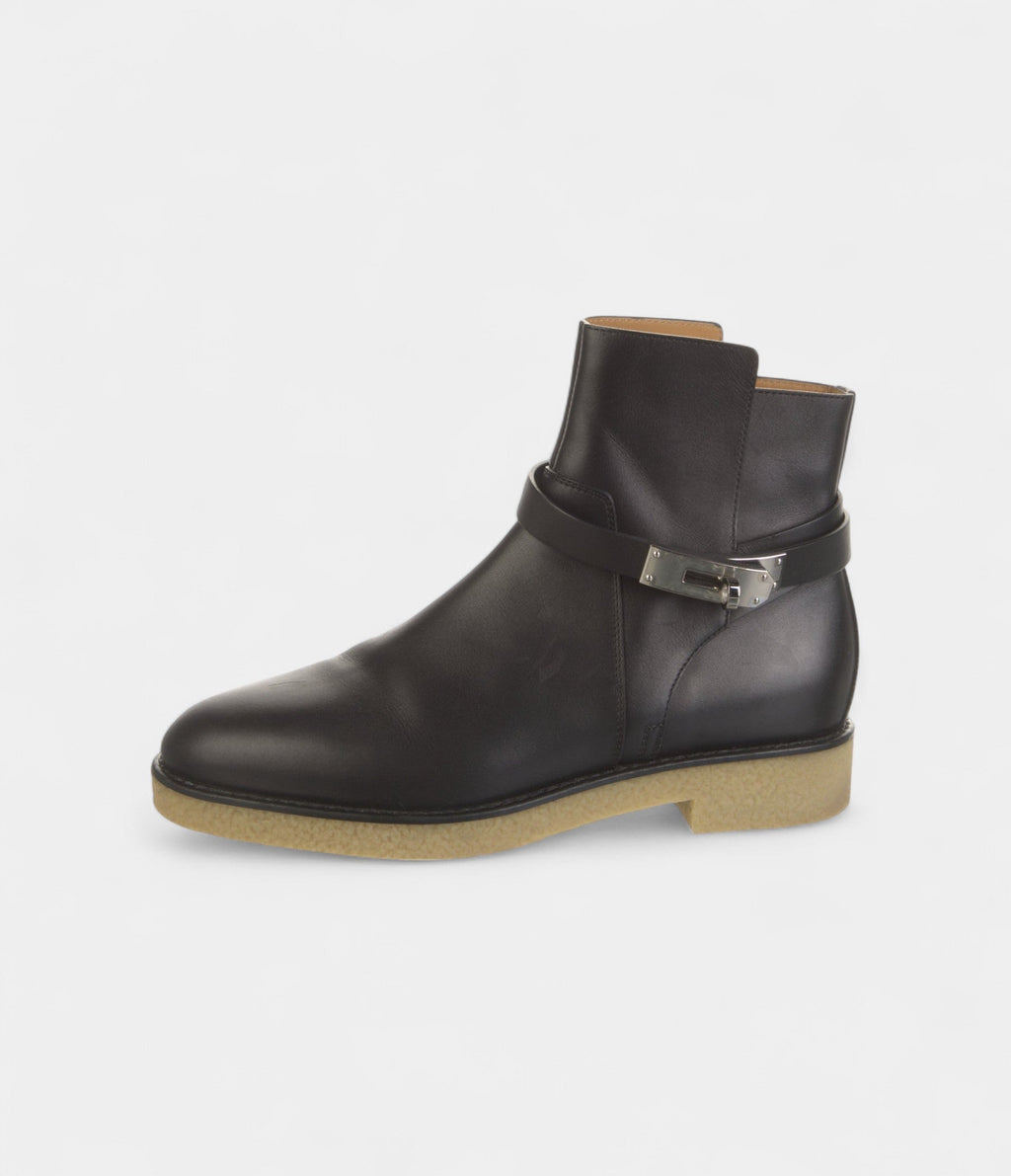 HMFollow Leather Chelsea Boots Effortless Style Modern Versatility