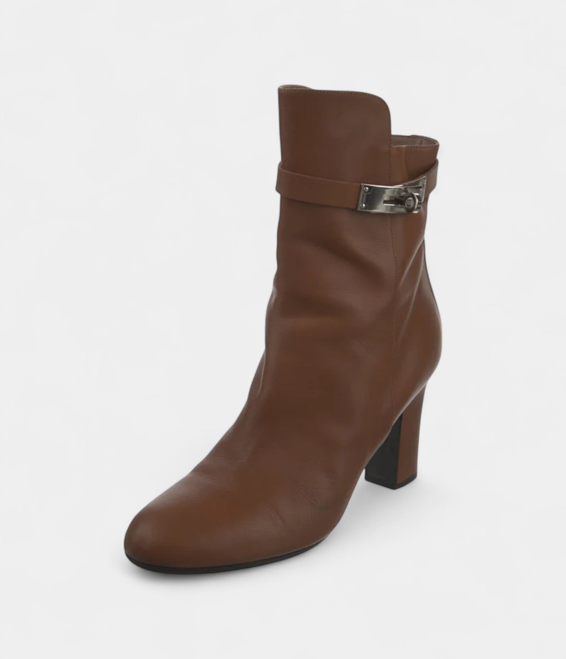 HMJoue  Leather Boots A Blend of Playful Elegance and Sophisticated Craftsmanship