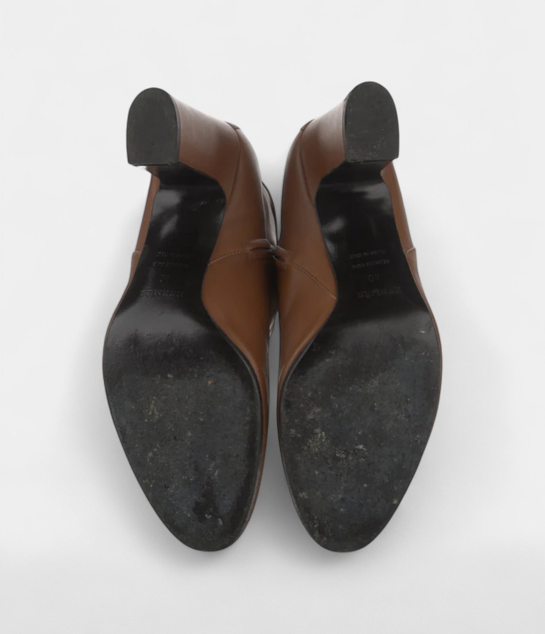HMJoue  Leather Boots A Blend of Playful Elegance and Sophisticated Craftsmanship