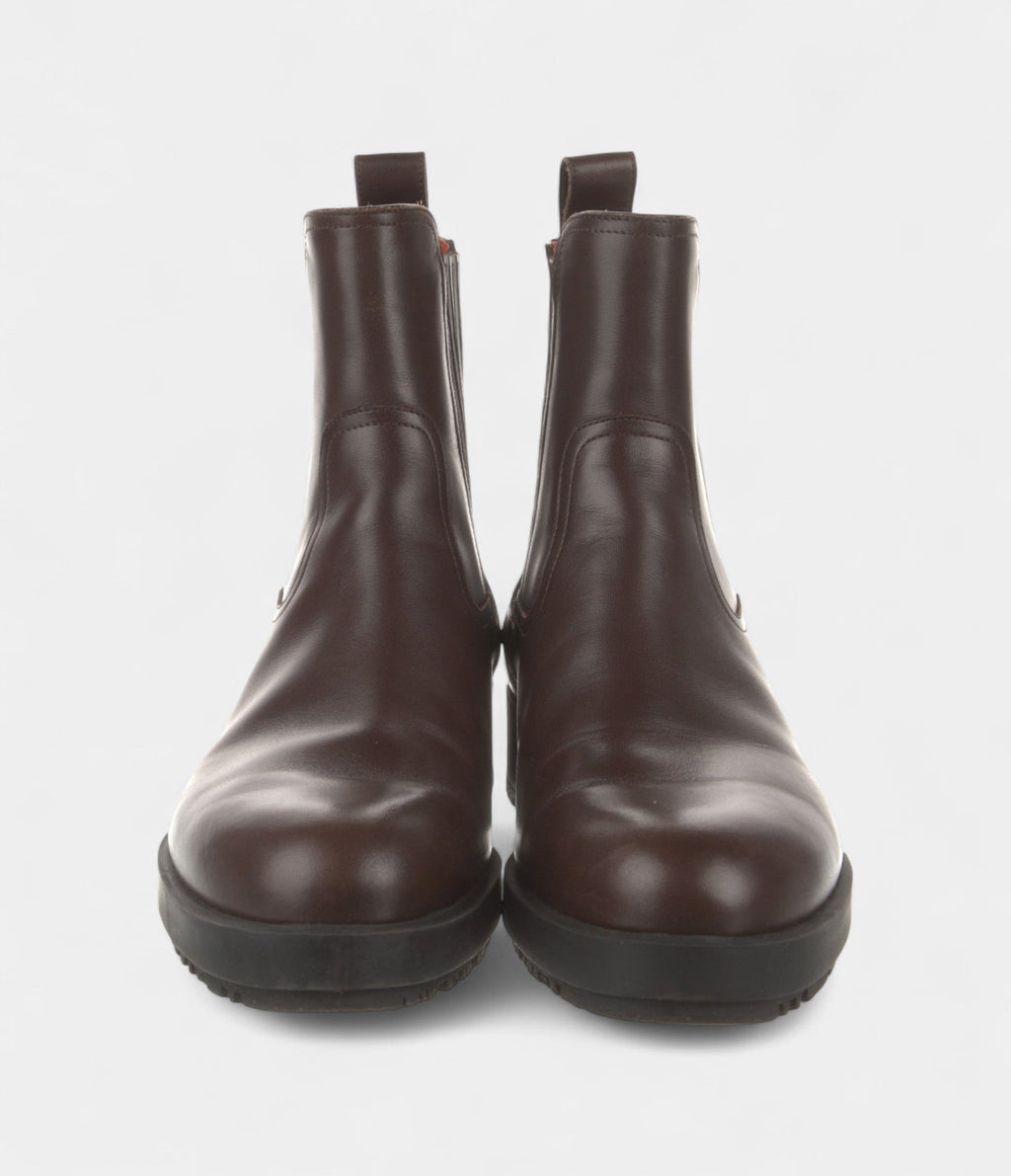 HMKross Leather Chelsea Boots Contemporary Edge Timeless Craftsmanship