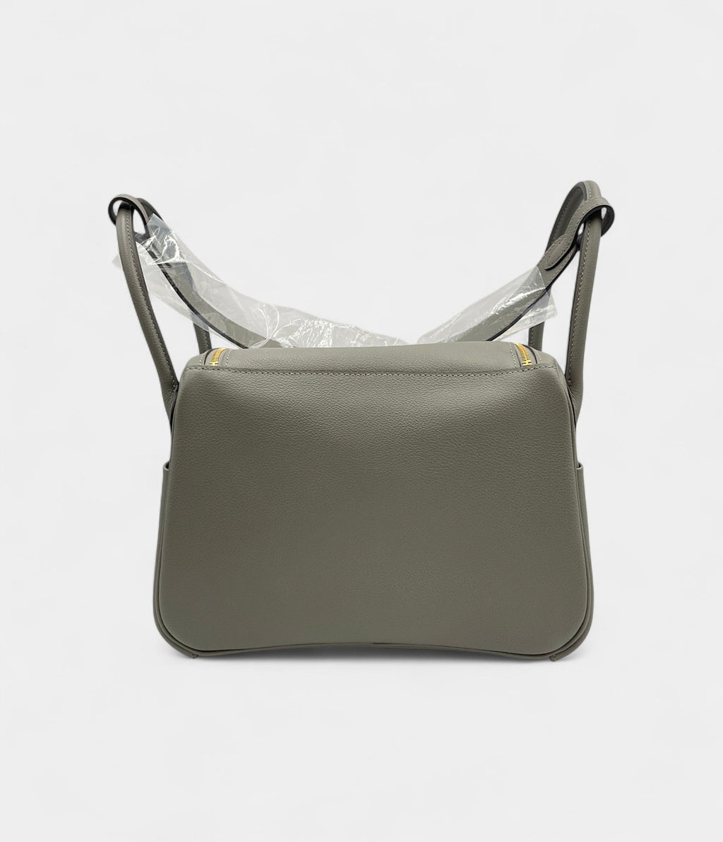 HMLindy 26 in Gris Meyer Evercolor Leather with Gold Hardware
