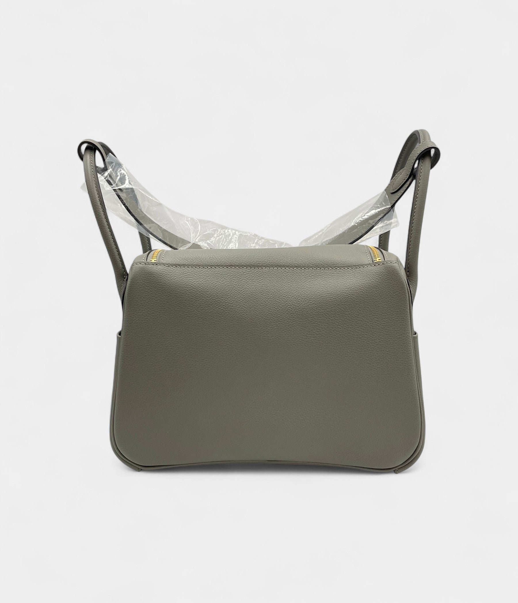HMLindy 26 in Gris Meyer Evercolor Leather with Gold Hardware